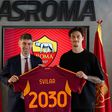 A Roma hosszabbított egyik legjobbjával, a világbajnok középpályás viszont távozik