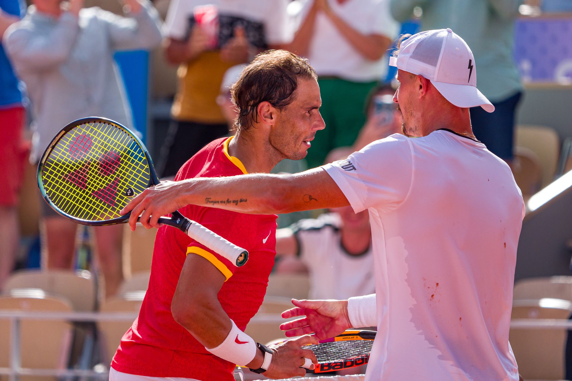 Hiába áll már kifele a szekere rúdja, hiába gyötrik sérülések, a párizsi salakon még mindig életveszélyes Rafael Nadal. Ezt az olmpián Fucsovics Márton is megtapasztalhatta (Fotó: Getty Images)