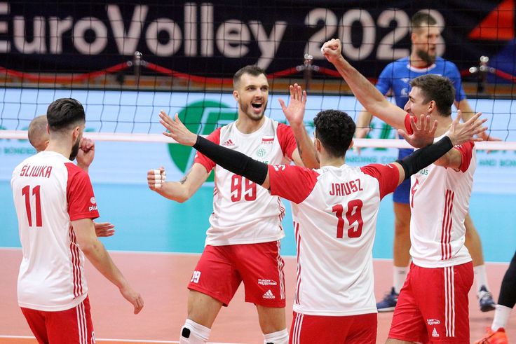 Elődöntőben Lengyelország az Európa-bajnokságon