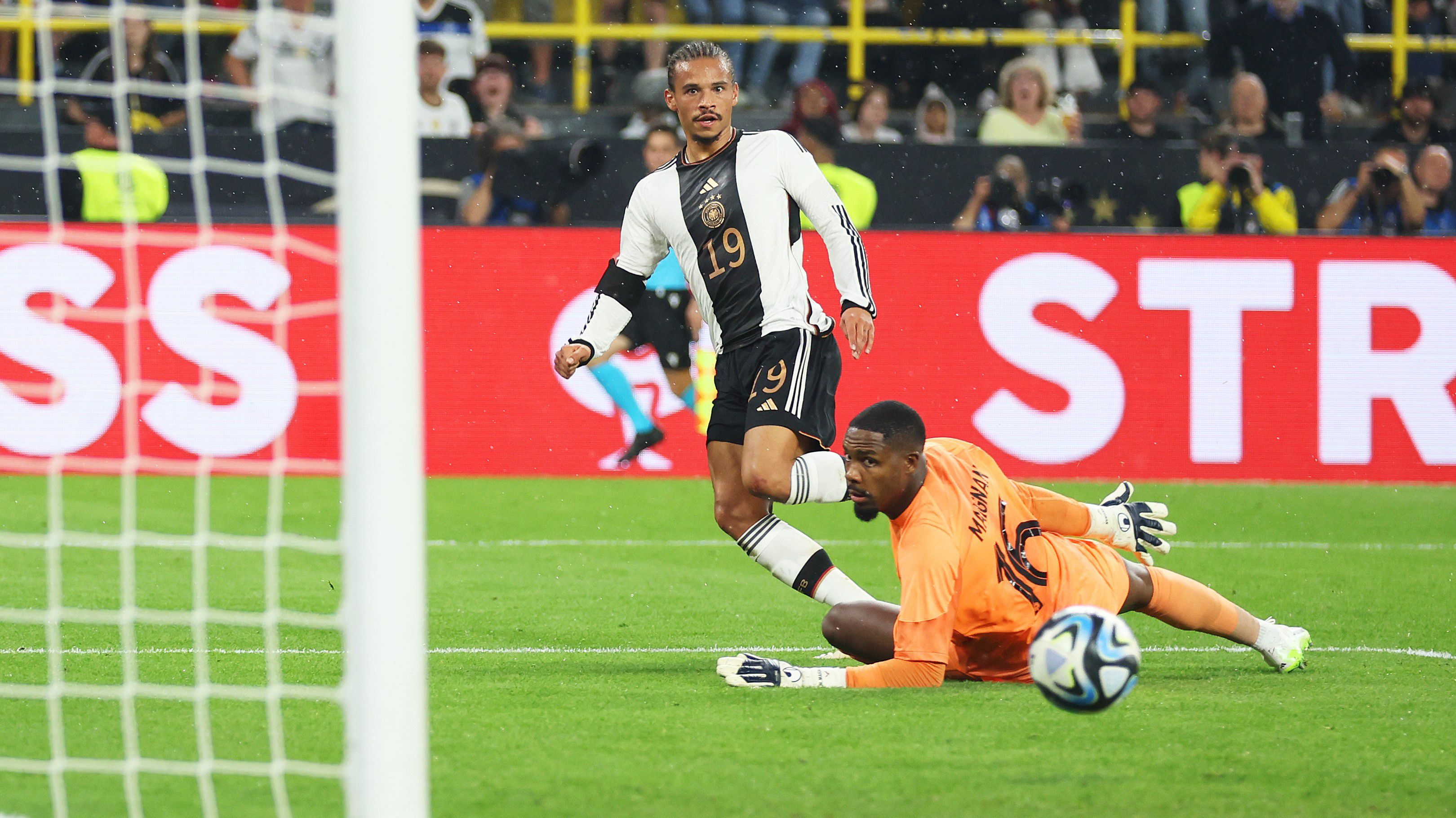Leroy Sané szerezte a német válogatott második gólját a Franciaország elleni 2–1-re megnyert barátságos meccsen