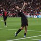 Grimaldo vezényletével két kiállítás ellenére is jobb volt a Leverkusen, mint Ten Hag alatt