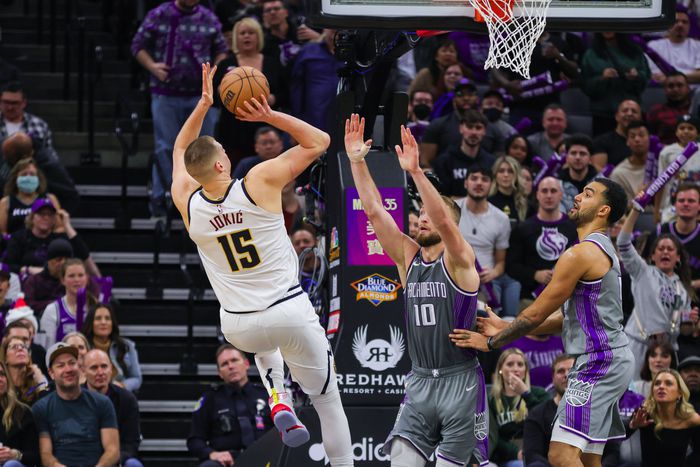 Nikola Jokics vezetésével győzte le a Denver Nuggets a Sacramento Kingset