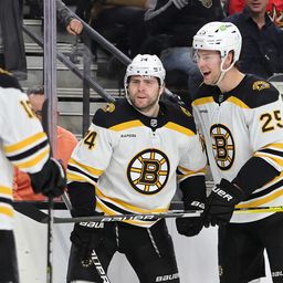 A Boston Bruins nyerte az első helyezettek csatáját az NHL-ben