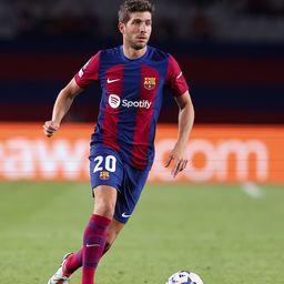 Reagált a távozásáról szóló pletykákra a Barcelona csapatkapitánya