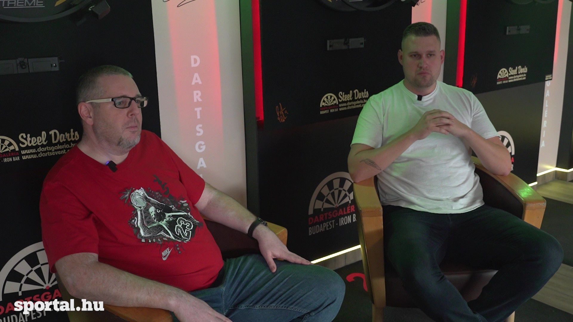Vereczkey Lajos és Bartha Zoltán, a Sport TV kommentátoraival beszélgettünk a darts-vb tapasztalatairól (Fotó: Sportal)