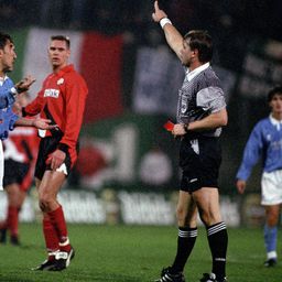 Az UEFA mellőzte, mégis Puhl Sándort választották a világ legjobb játékvezetőjének – videóval