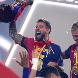 Barcelonában sem minden fenékig tejfel: hetekre kidőlt az alapember