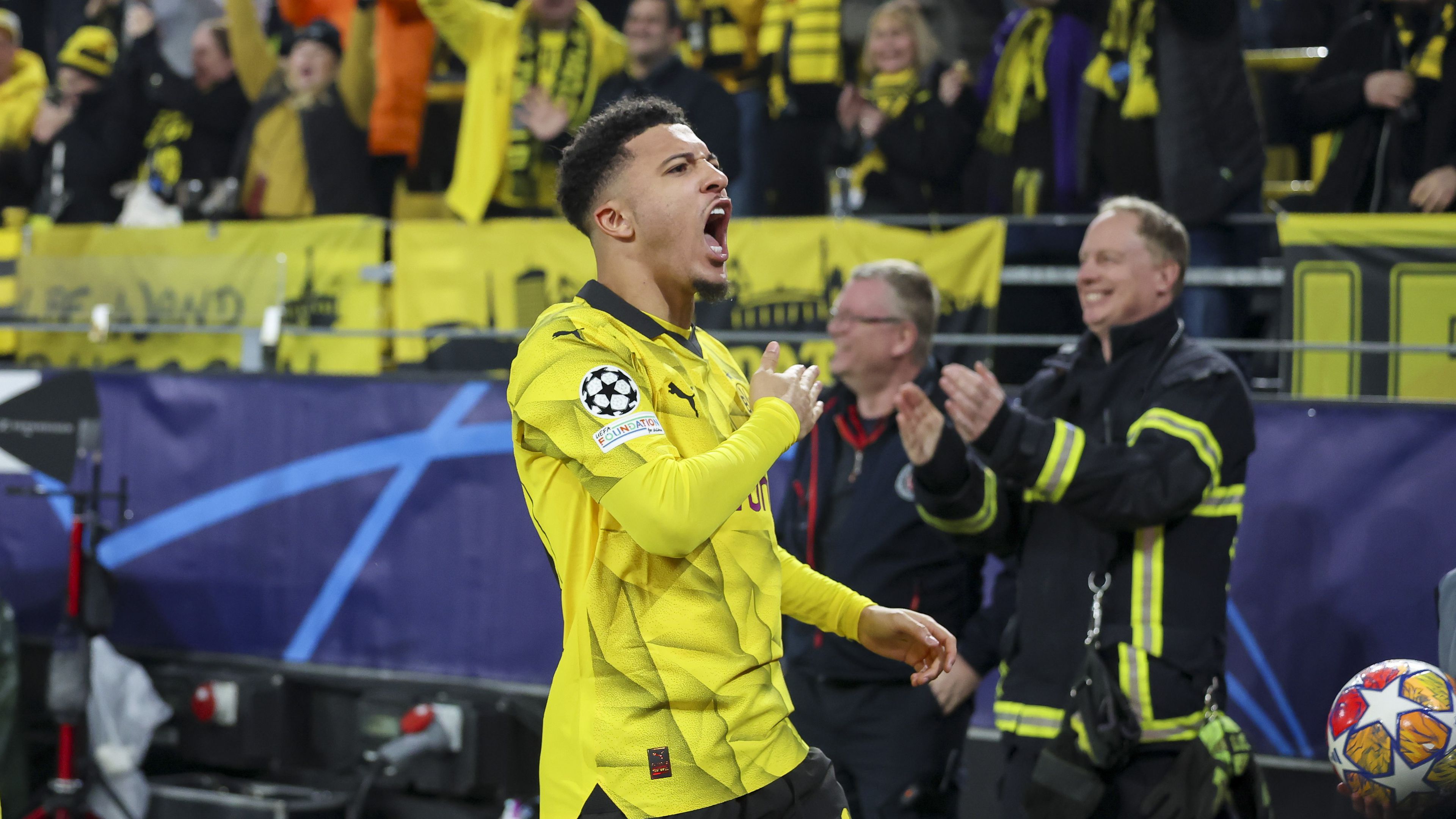 Jadon Sancho itt még a gólját ünnepelte, később le kellett őt cserélni sérülés miatt