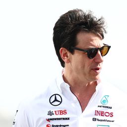 F1-hírek: „Ebben az őrült körhintában bármi elképzelhető” – Toto Wolff Verstappen szerződtetéséről