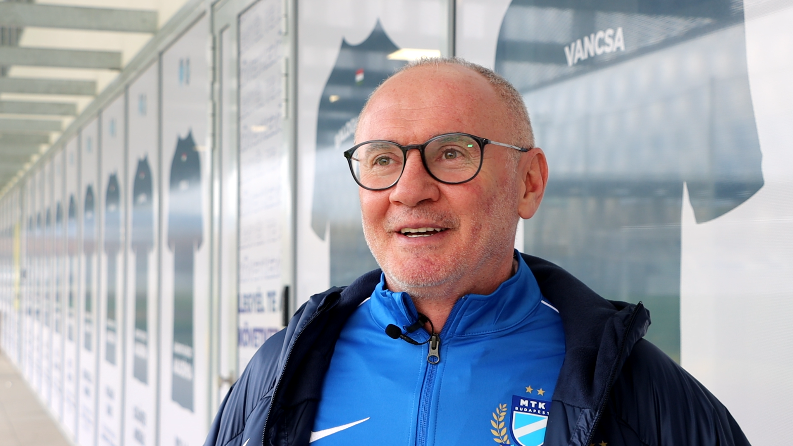Büszke apaként és korábbi labdarúgóként Vancsa Miklós nem szól bele fia pályafutásába.