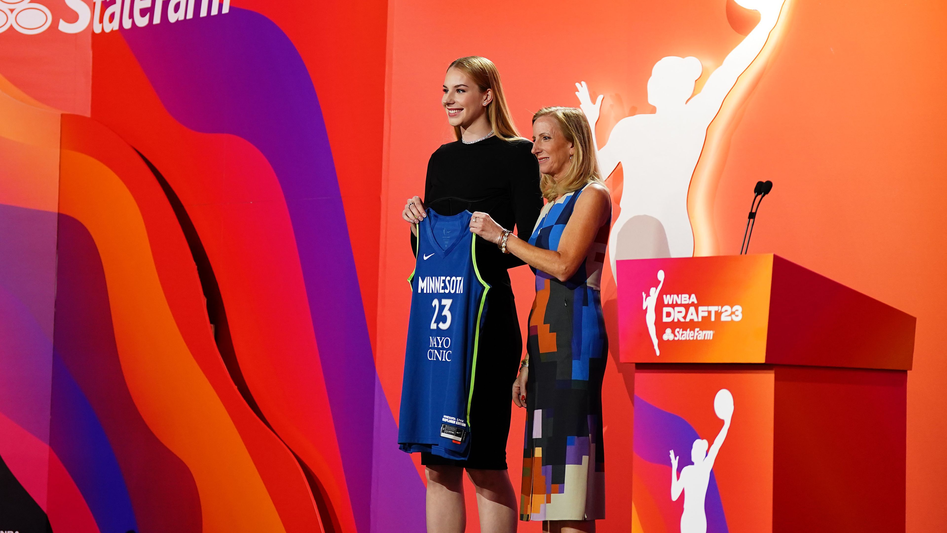 Aláírta szerződését a WNBA-drafton kiválasztott Juhász Dorka (Fotó: Getty Images)
