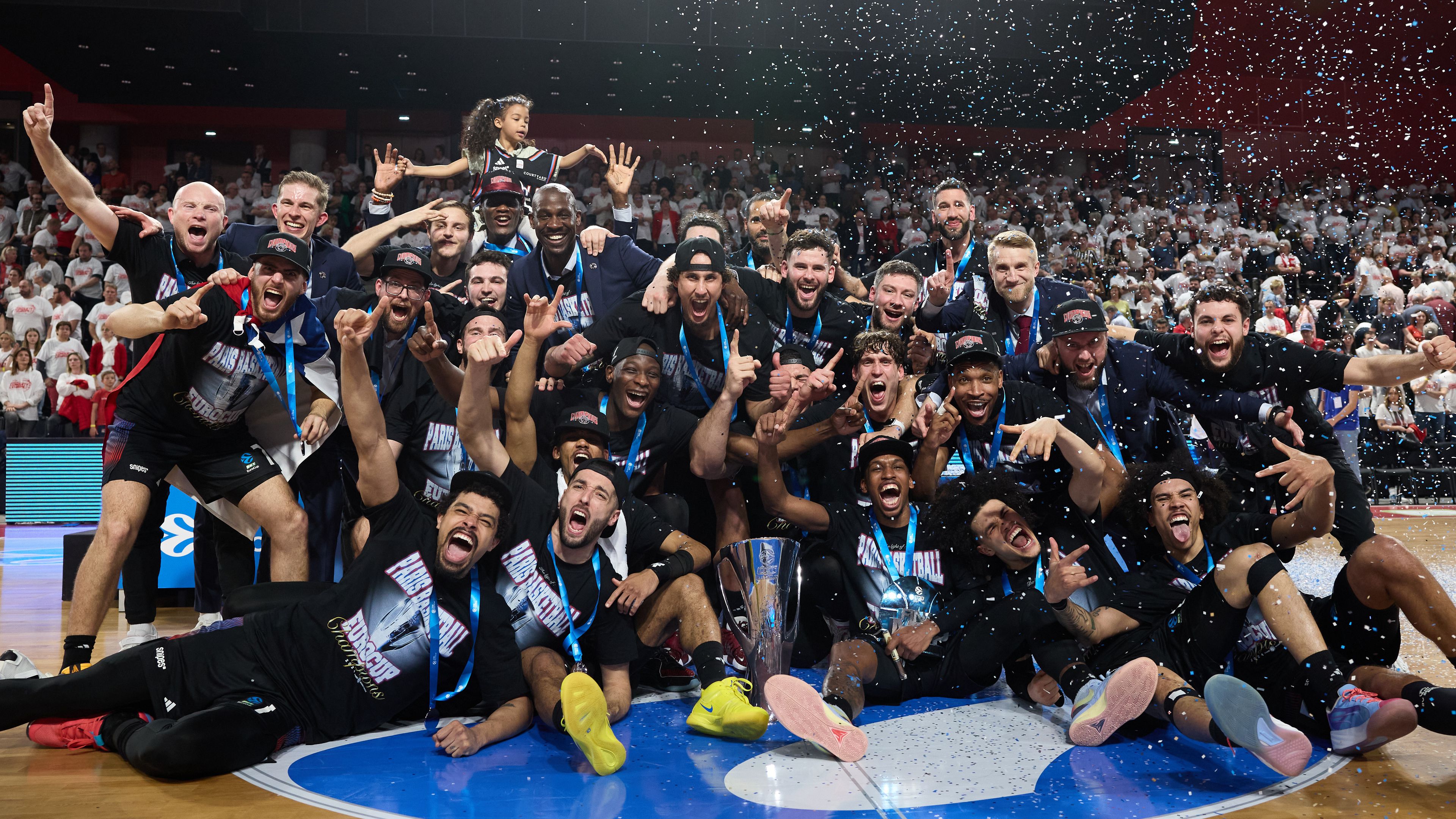 A Paris Basketball nyerte a férfi kosárlabda Eurokupát