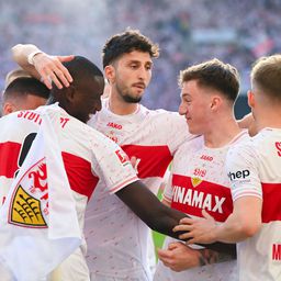 Tükörsimán nyert a Stuttgart és továbbra is tapad a Bayernre