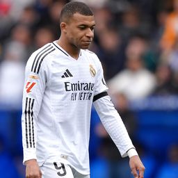 Mbappé brutális belépője piros lapot ért, de így is nyert a Carlo Ancelottit nélkülöző Real Madrid