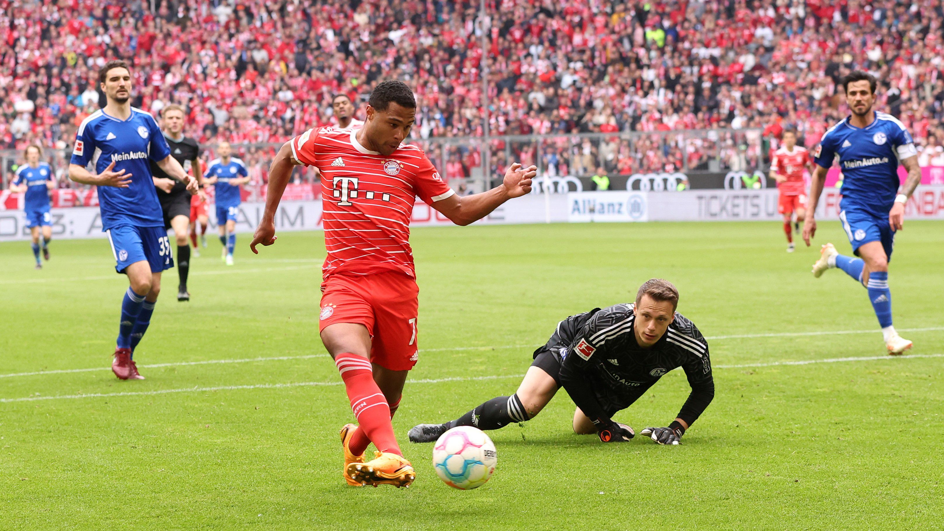 A Bayern gálázott, Schäfer András együttese legyűrte Sallaiékat, egyre nagyobb bajban a Hertha – videókkal