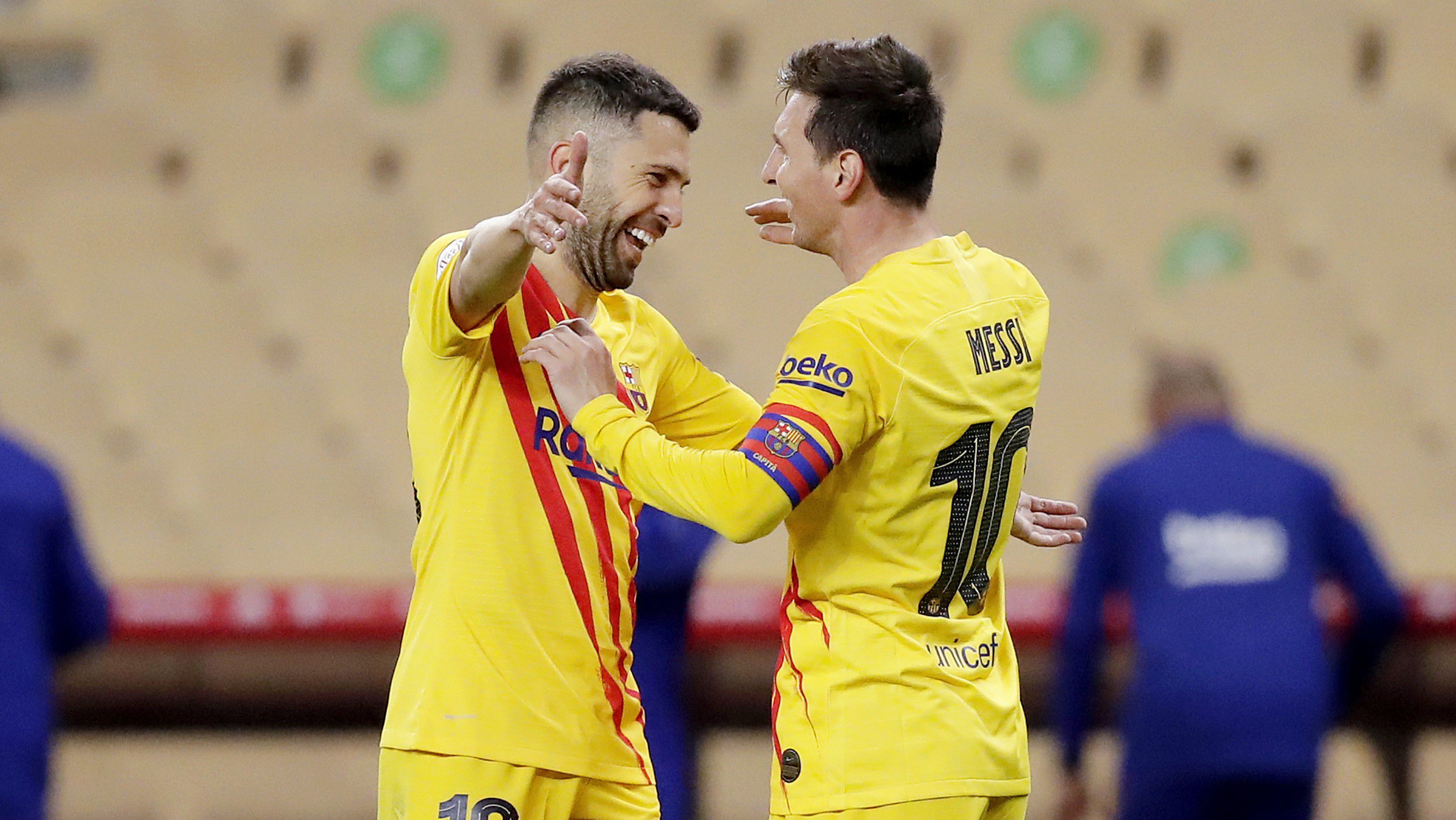 Jordi Alba (balra) és Lionel Messi kilenc évig futballoztak együtt a Barcelonánál