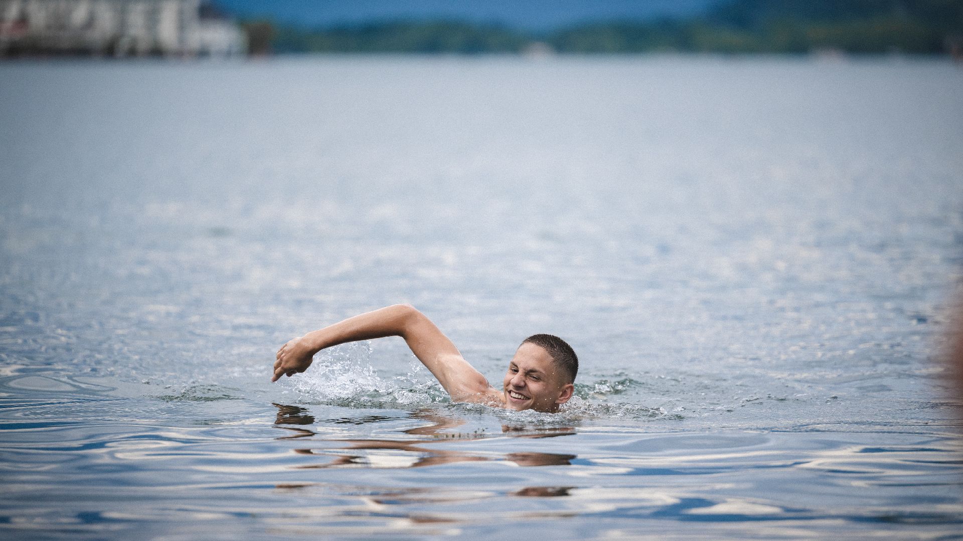 Dárdai Bence úszott egyet a Zeller tóban