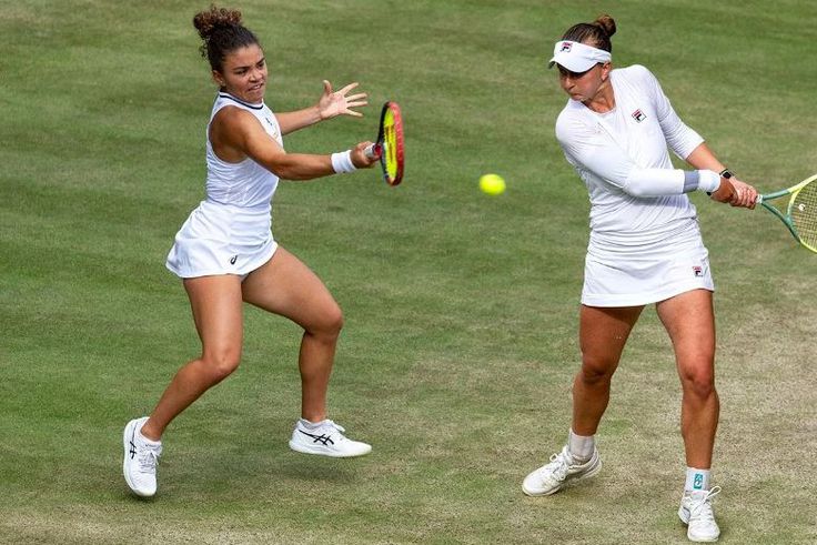 Női döntő Wimbledonban; meccset játszik a női és a férfi kéziválogatott – szombati sportműsor