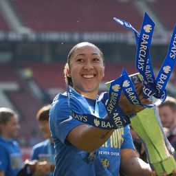 Történelmi duplázásra készül a Chelsea angol válogatott csatára
