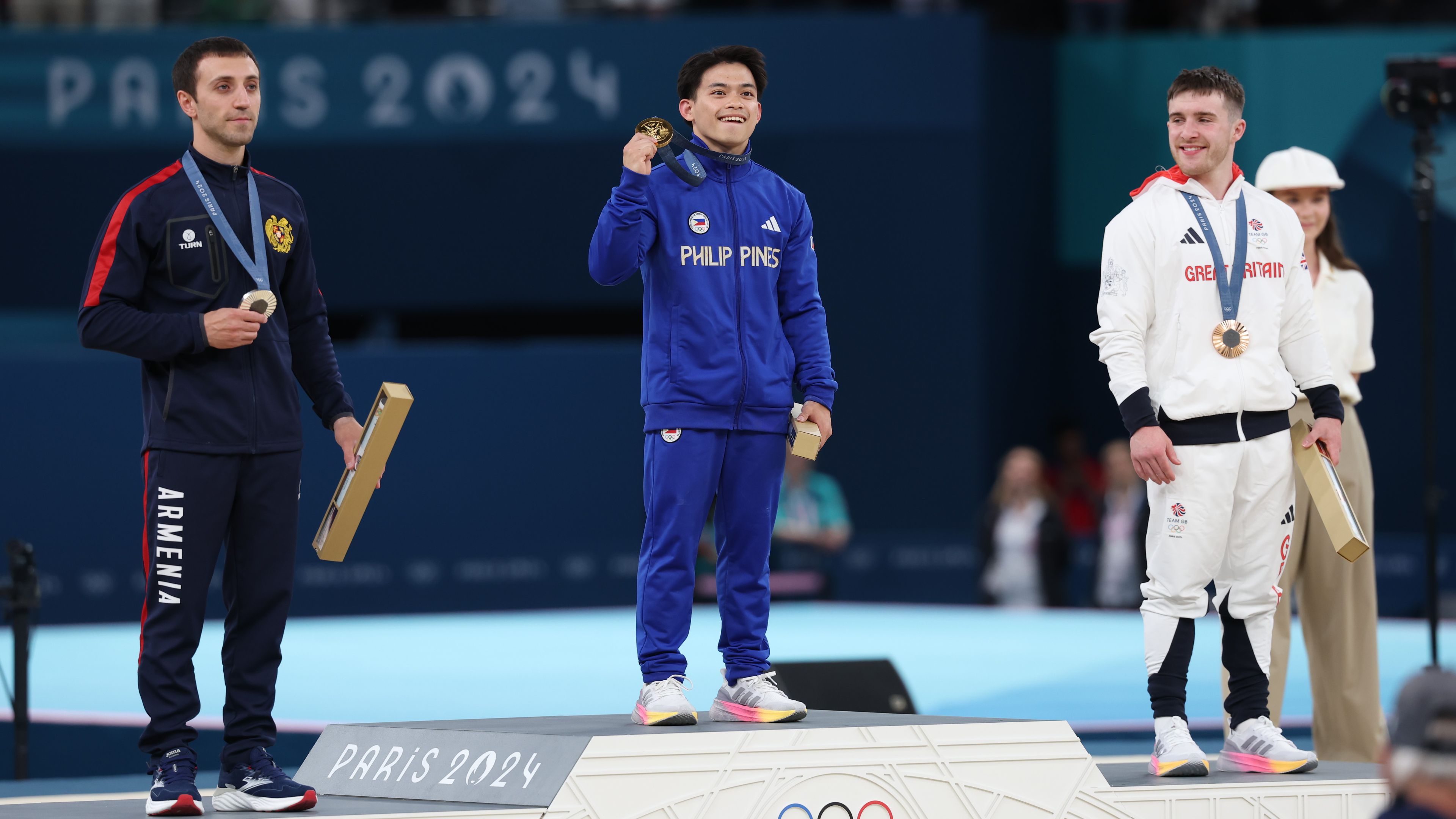 Hősöknek kijáró fogadtatást kapott hazájában a kétszeres olimpiai bajnok