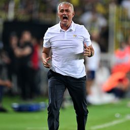 José Mourinho csapata búcsúzott; a Slovan és a Salzburg továbbjutott