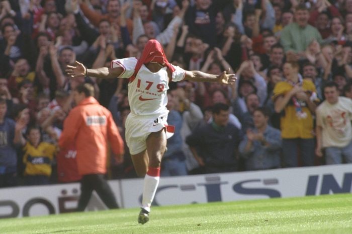 Ian Wright ünnepli a rekorddöntést