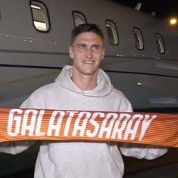 Videó: így érkezett meg Sallai Roland Isztambulba