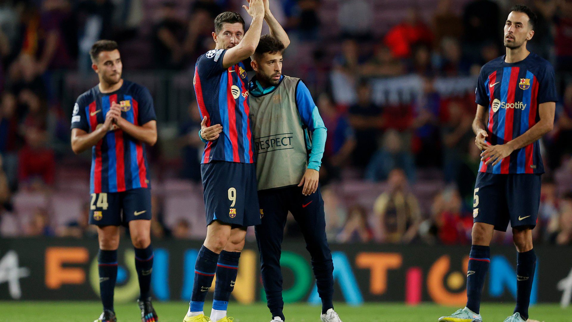 A Barcelonát pénzügyileg érzékenyen érinthetné a korai BL-búcsú (Fotó: Getty Images)