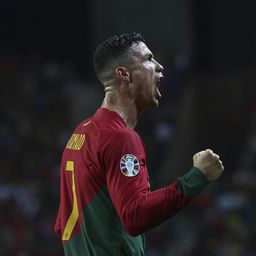 Ronaldo rekordot javítva duplázott, Portugália kijutott az Európa-bajnokságra!