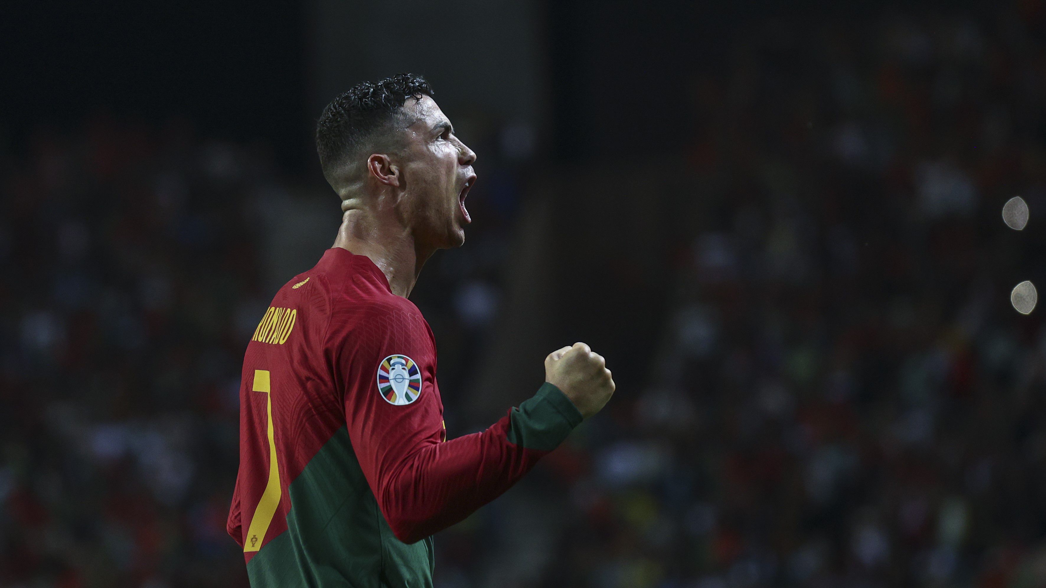 Ronaldo rekordot javítva duplázott, Portugália kijutott az Európa-bajnokságra!