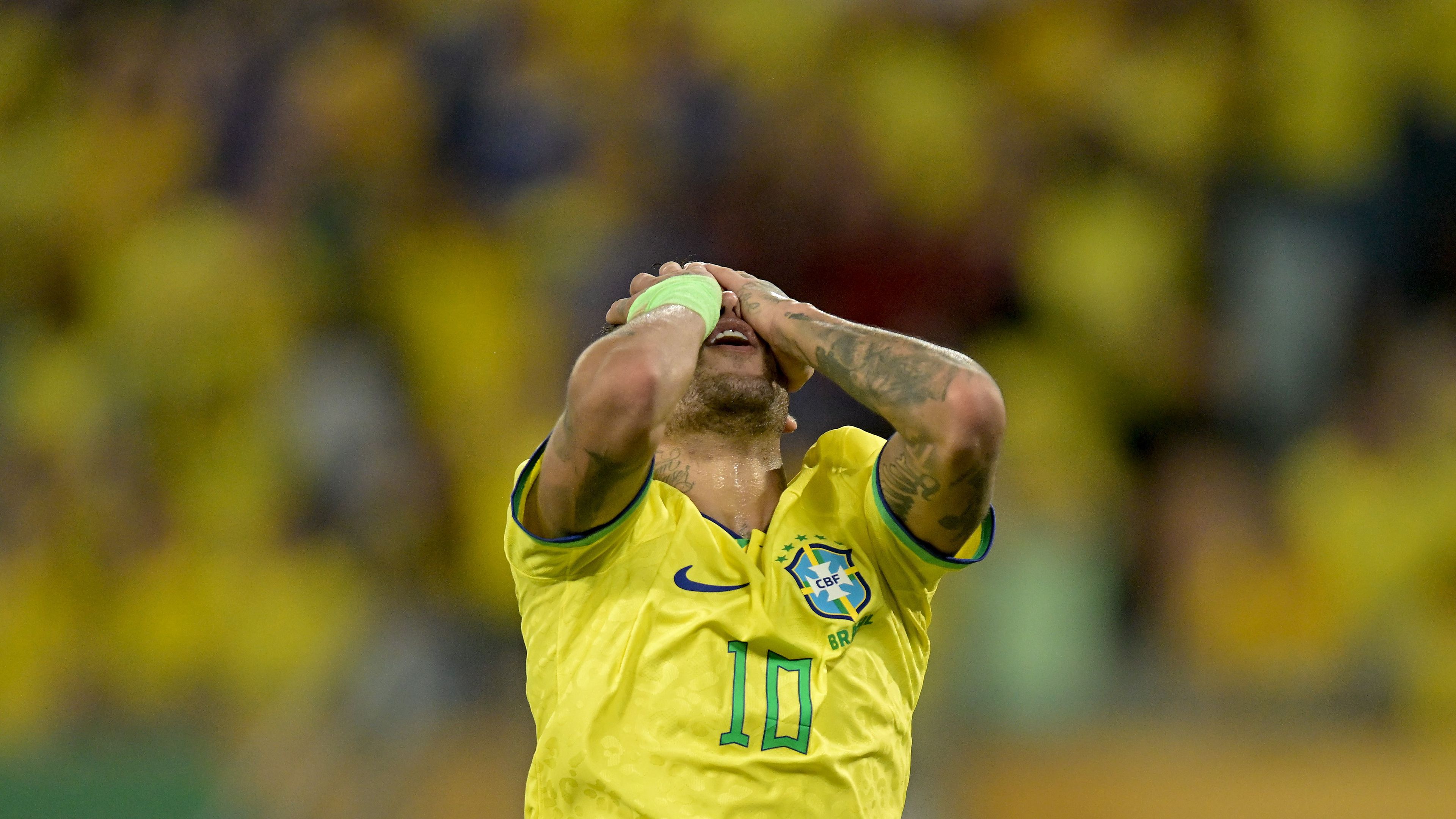 Videó: popcornnal dobták meg Neymart a brazilok vb-selejtezője után