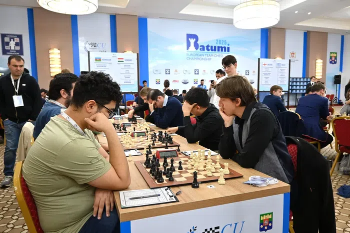 A férfiak hétfőn nyertek (Fotó: chess.hu)