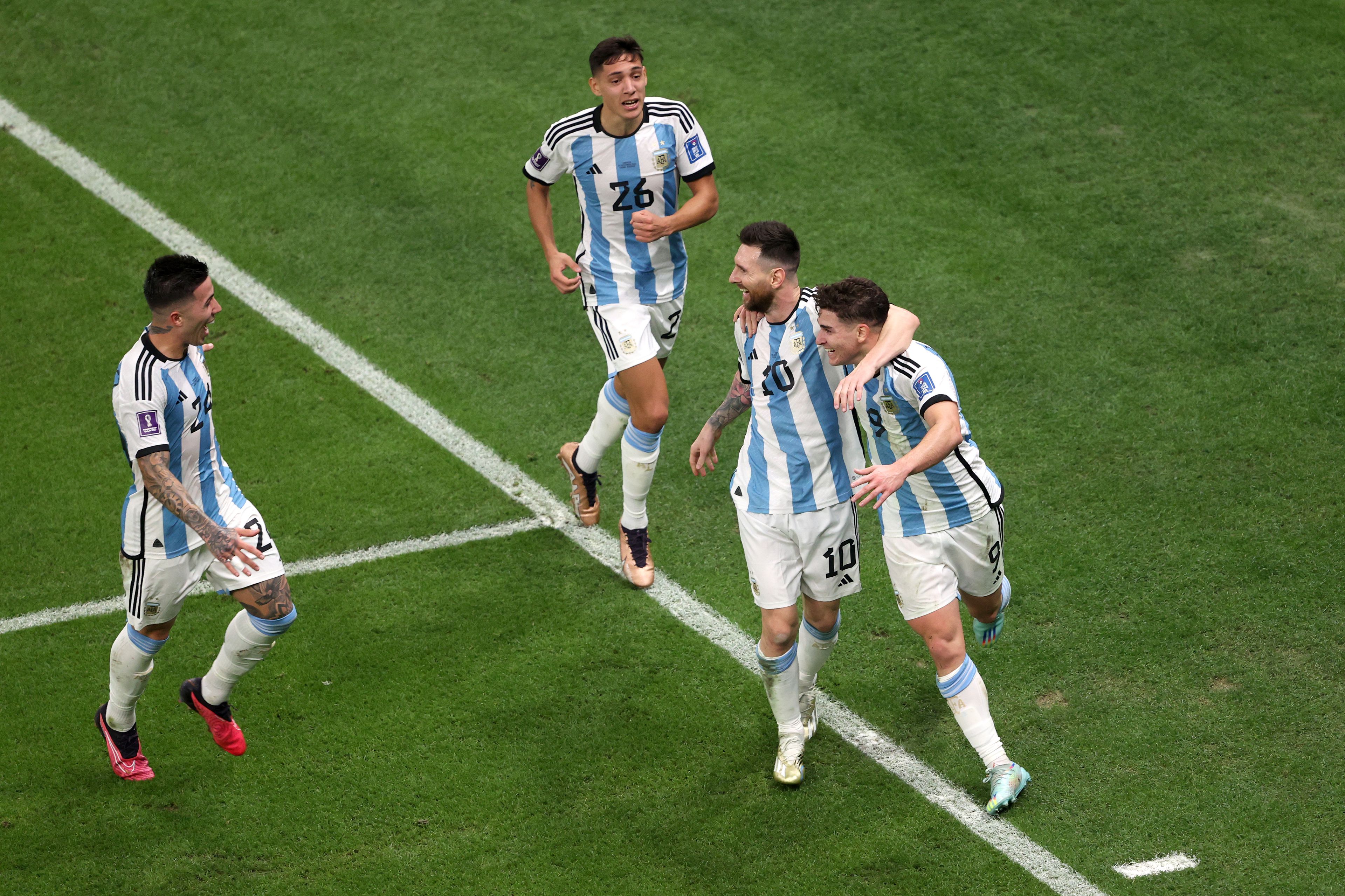 Lionel Messi és Julian Álvarez vezérletével jutott döntőbe Argentína.