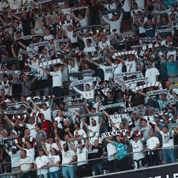 Megbüntette a Legia Warszawát az UEFA – hivatalos