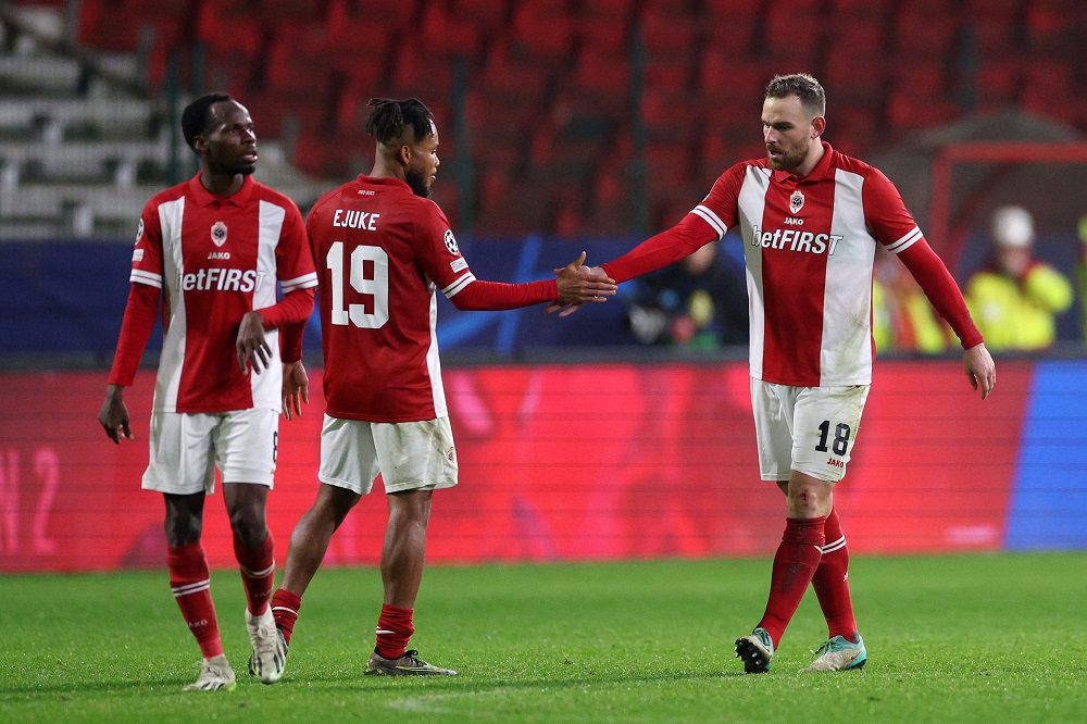 Vincent Janssen (jobbra) juttatta másodszor is előnyhöz az Antwerpet (Fotó: Getty Images)