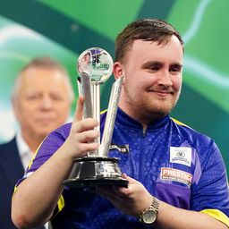 Nem akárhol tűnt fel a darts-vb felfedezettje, Luke Littler – fotóval