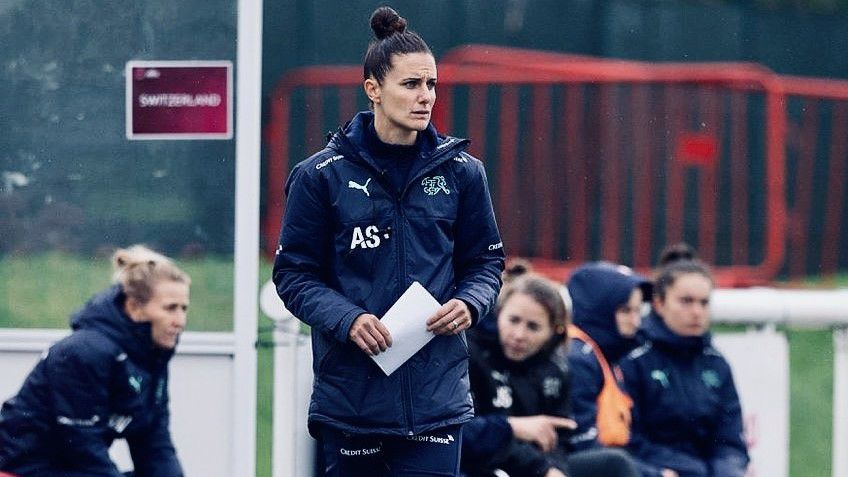 Magyar focisiker Svájcban! Szarvas Alexandra az első női edző, aki fiúcsapatot irányít