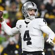 A Raiders kivágta Derek Carrt!
