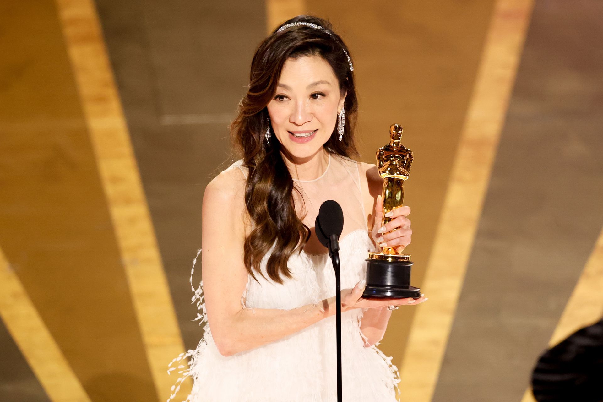 Michelle Yeoh megkapta a legjobb színésznőnek járó Oscar-díjat Fotó: Profimédia