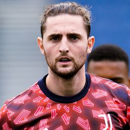 A világbajnok középpályás nem tudja, hol folytatja pályafutását