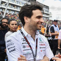 Hamilton után Toto Wolff „jobb kezét” is elhappolta a Ferrari a Mercedestől
