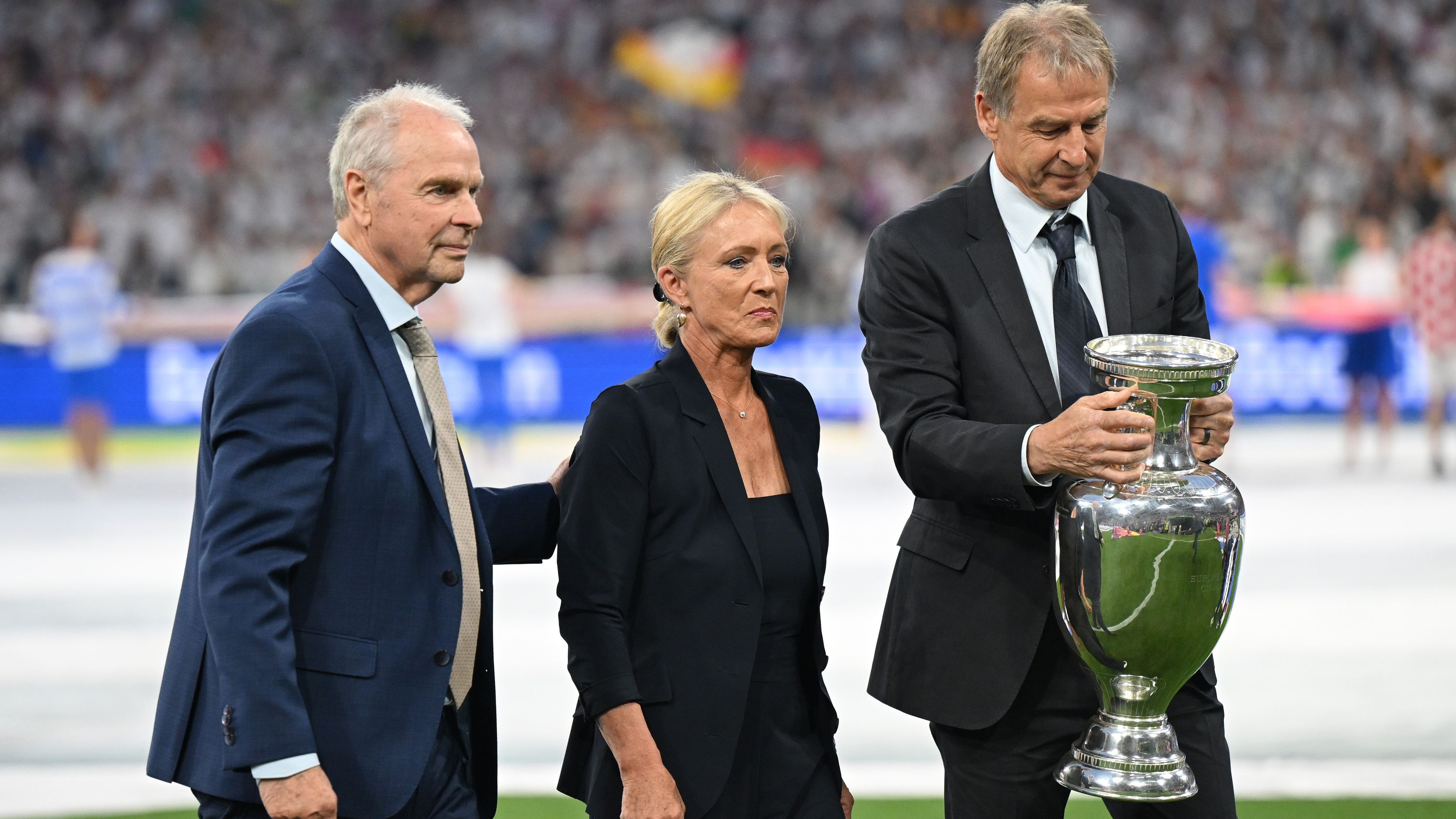 Franz Beckenbauer özvegye nyitotta meg az Európa-bajnokságot