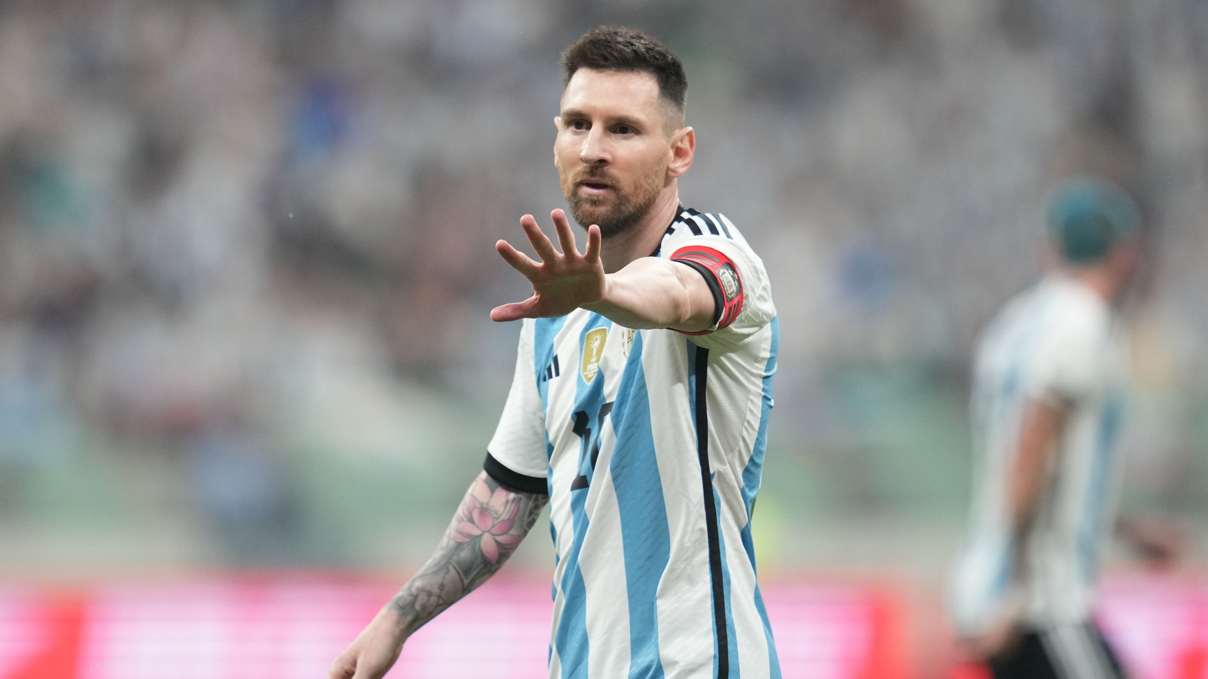 Lionel Messi leugrott tejért a helyi ABC-be