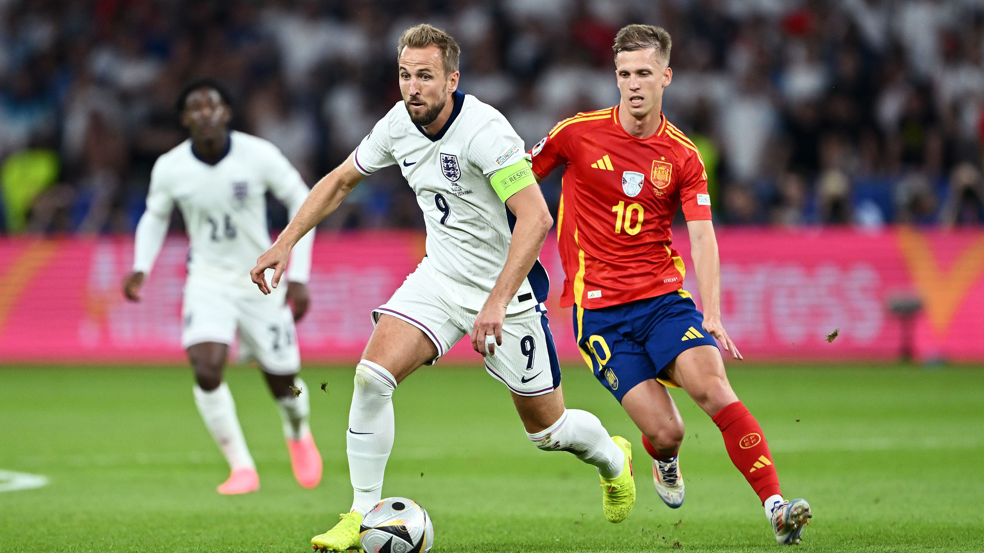 Mivel Harry Kane (balra) és Dani Olmo sem talált be a döntőben, ezért hat gólkirálya lett az Eb-nek