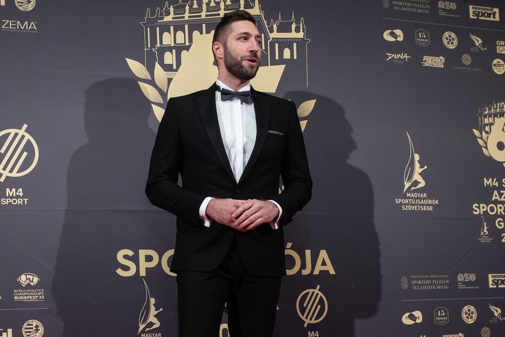 Fájdalmas ok miatt, de Berki Krisztián megszűnt tornász lenni