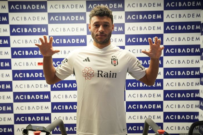 Alex Oxlade-Chamberlain a Besiktashoz igazolt