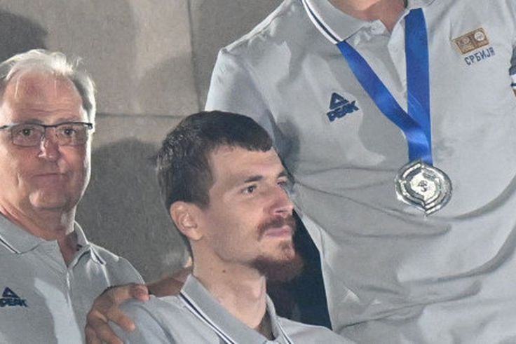 Életmentő műtét után vb-ezüstöt ünnepelt a kosaras