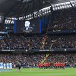 Könnyek a derbi előtt – a Manchester City és United együtt gyászolta a legendás Ricky Hattont