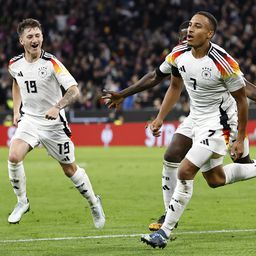 Újoncai vezérletével nyert Hollandia ellen, és továbbjutott a negyeddöntőbe a német válogatott