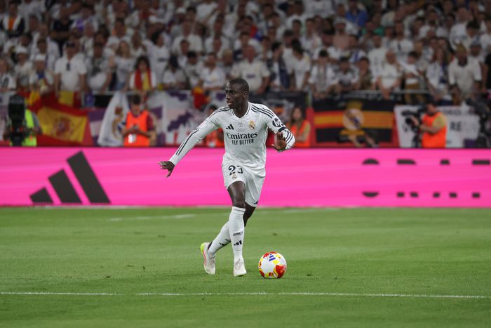 Ferland Mendy a mögöttünk hagyott idényben csupán 31 tétmérkőzésen lépett pályára